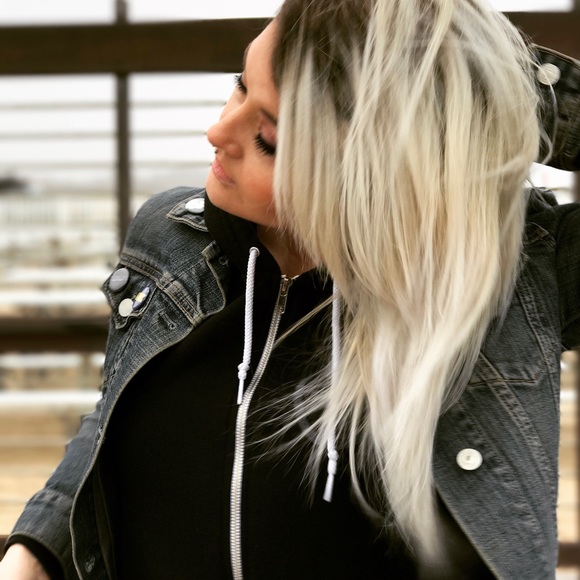 Meet Your Posher, Trisha! - Picture 3 of 10